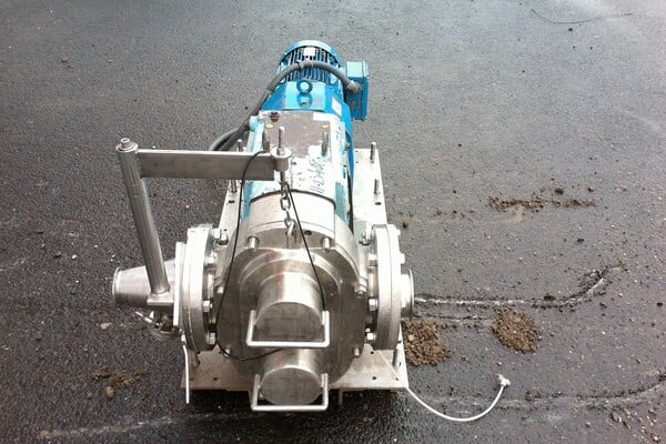 Waukesha #320, Rotary Lobe Pump, 3" Quick Connect Outlets, 4" Feed, 15 HP, 230/460 V, On Base - Image 3