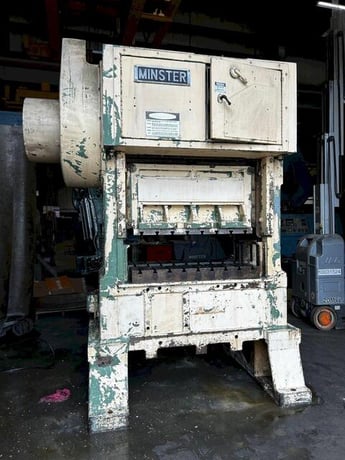 45 Ton, Minster #P2-45-42, straight side double crank, 2.5" stroke, 15" Shut Height, 400 SPM, 25" x42"bed - Image 4