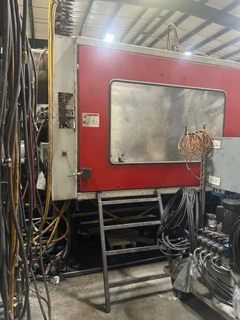 880 Ton, 116 oz., Milacron #MM-880-116, horizontal plastic injection molder, 9.8" ejection stroke, 55.1" x - Image 10