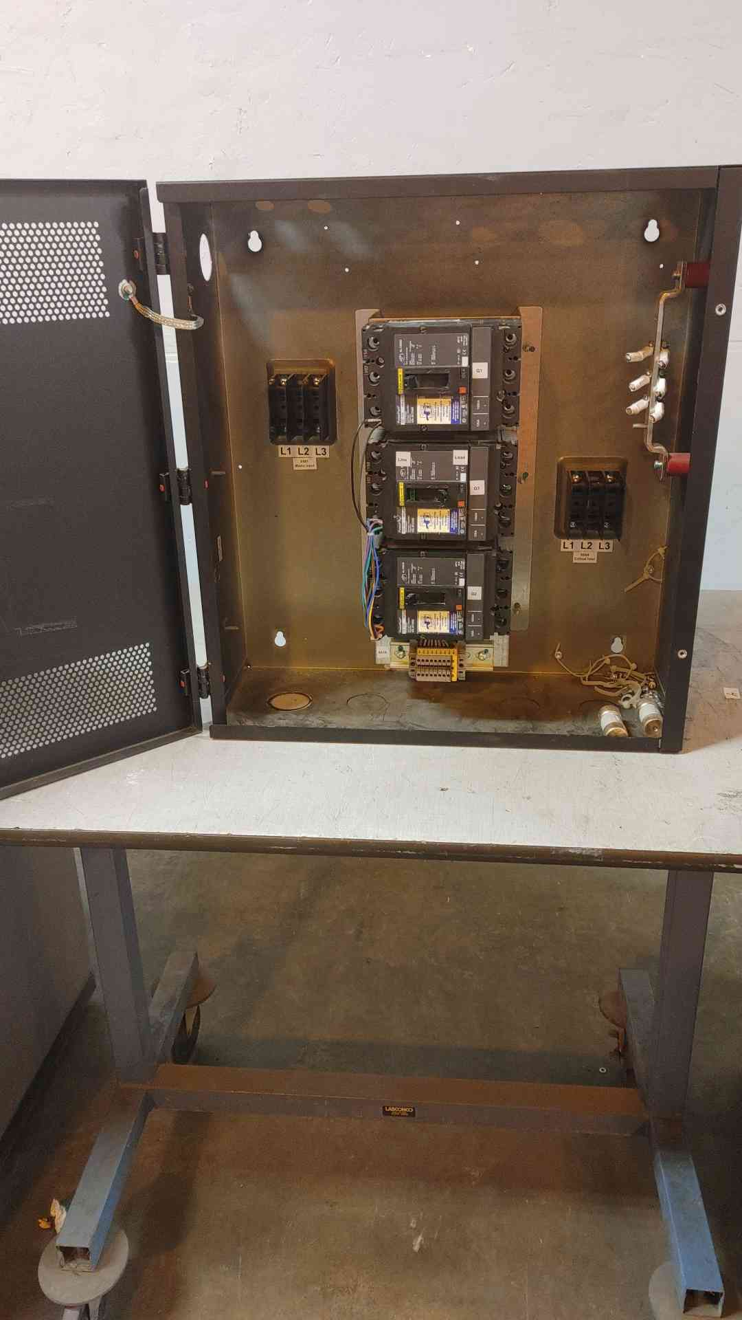 APC Smart-UPS-VT/Galaxy, Maintenance Bypass Panel, 5BP5U20K30F-WP, 30.0 KVA - Image 2