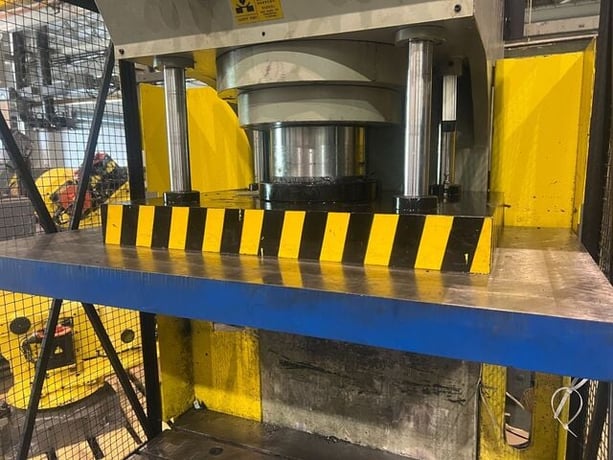 176 Ton, Accurl #HPPx160T/16T, 4-post guided ram gap frame hydraulic press, 22" stroke, 44" daylight, 39" - Image 9