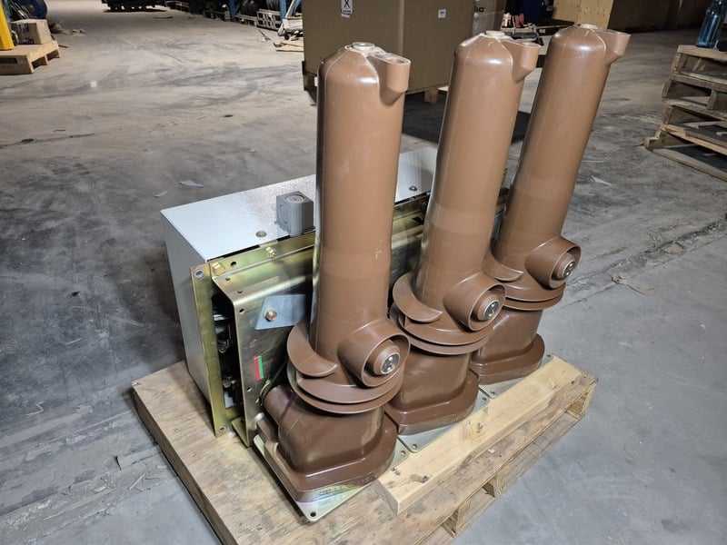 630 Amps, Merlin Gerin, SF1, circuit breaker, 15 KV, 95 KV, 12.5 KA, new - Image 5