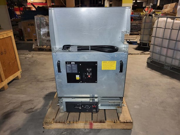 1250 Amps, Schneider Electric, SF2 250mm, circiut breaker, 36 KV, 170 KV, 31.5 KA, new surplus, 2010 - Image 1