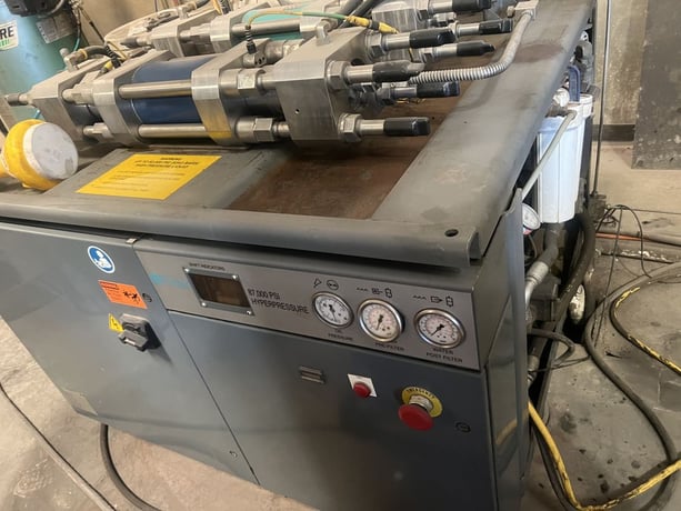 Flow #I-6012-IFB, CNC waterjet, 5-Axis, 100 HP abrasive delivery system, 87000 psi, 2007 - Image 2