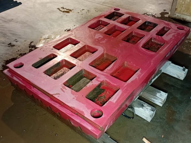 Stationary crusher jaw, Esco #60233920, new surplus - Image 1