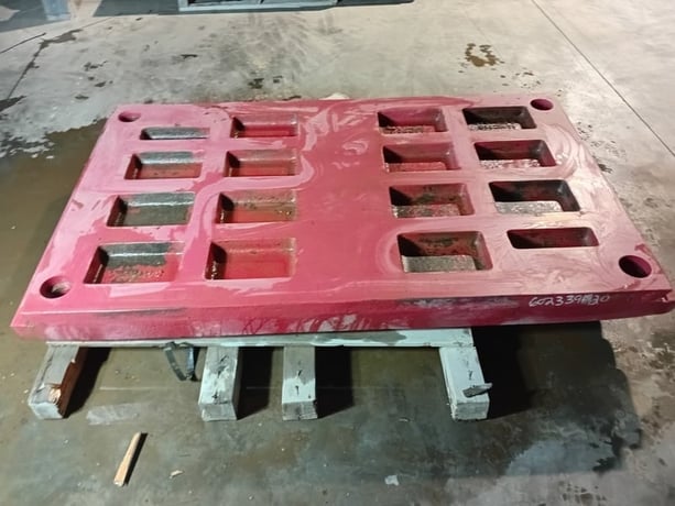 Stationary crusher jaw, Esco #60233920, new surplus - Image 2