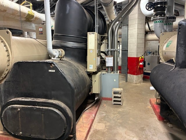 347 Ton, Trane #CVHF770, Hermetic Centrifugal Liquid Chiller, adaptive Control, 12' L, 1998 - Image 7