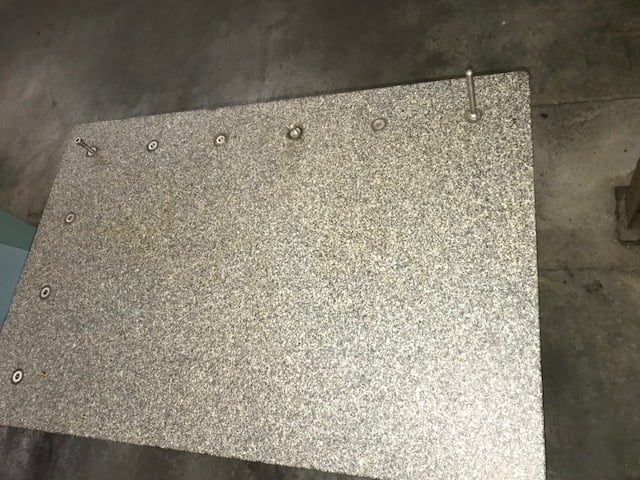 24" x 3 6" x 6" Surface Combustion Combustion grey granite plate, w/stand, 4 ledge, grade B, 700 lbs. weight - Image 2