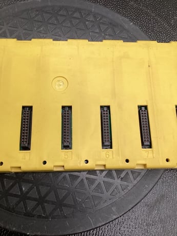 Fanuc a03b-0807-c001 10 slot i/o module base unit used - Image 3