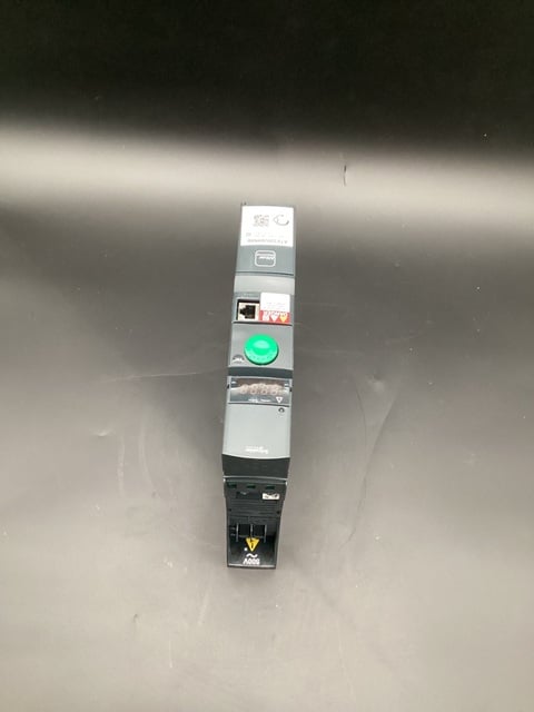 SCHNEIDER ELECTRIC ATV320U04N4B Frequency Converter NEW - Image 8