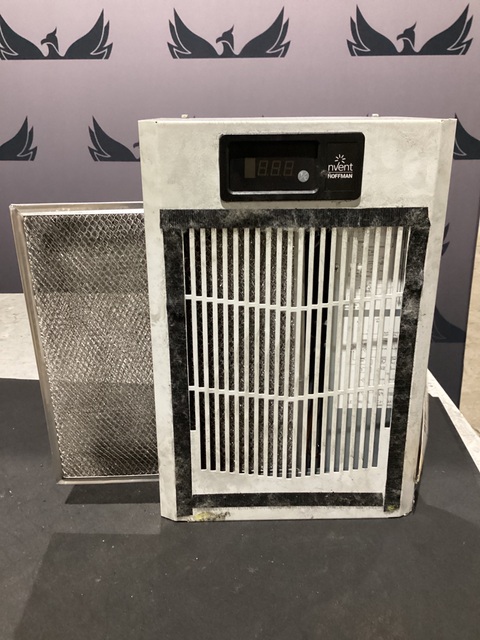 Nvent hoffman n170226g010 enclosure air conditioner used - Image 3