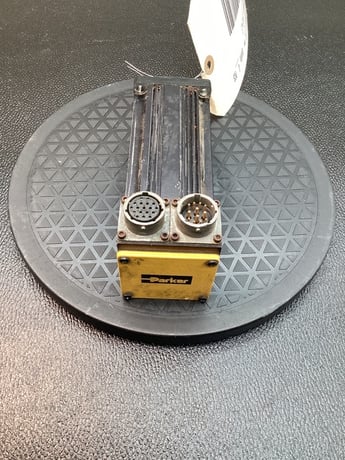 Parker sm233be-ntqn brushless servo motor 1000ppr encoder used - Image 1