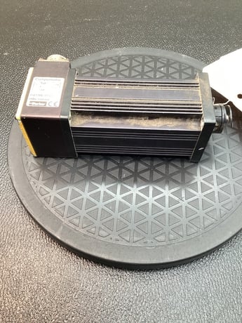 Parker sm233be-ntqn brushless servo motor 1000ppr encoder used - Image 6