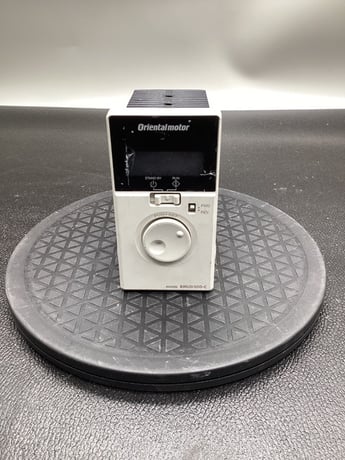 Oriental motor bmud200-c motor governor controller 200w 90vdc used - Image 1