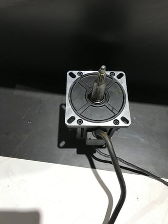 Nachi servo motor mqm082q9v used - Image 2