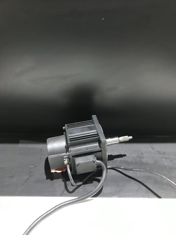 Nachi servo motor mqm082q9v used - Image 3