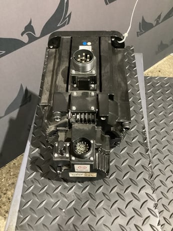 Yaskawa sgmgh-44a2a-yr18 4.4 kw ac servo motor 200v used - Image 4