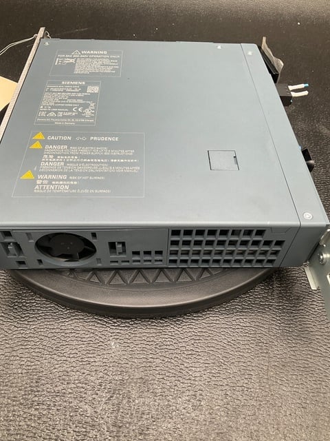 Siemens #6sl3210-5he10-8uf0 s210 servo drive 0.75kw 3ph 480v used - Image 3