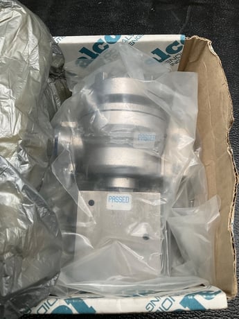 Alcon 33d31z5a3-6j259 solenoid valve 3/2 way ss 24vdc new - Image 2