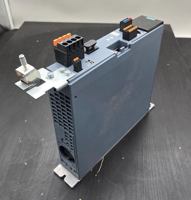 6SL3210-5HE11-0UF0 G120X 10HP 480V VFD Drive USED - Image 2