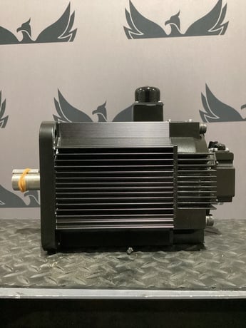 Yaskawa sgmrs-44a2a-yr23 ac servo motor 4.4 kw used - Image 1