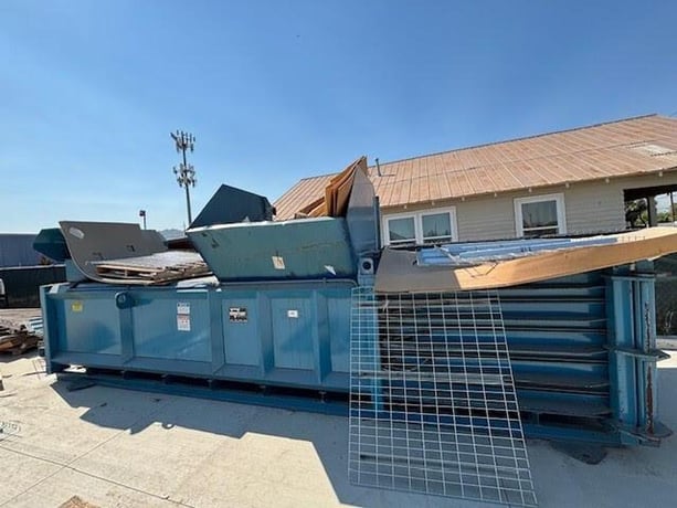Marathon Nexgan #Stealth, horizontal closed door baler, 20 HP, 46" x 60" feed opening, 42" x 48" x 72" bale - Image 1