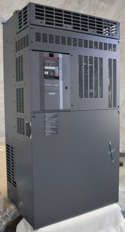 300 HP Mitsubishi, FR-A840-04810-E1-US, variable speed frequency drive inverters, ethernet, never used, 2023 - Image 8