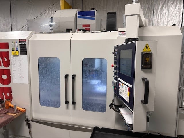 Fadal #VMC4020APC, 40" X, 20" Y, 20" Z, 10000 RPM, 39.4" x 17.7" table, 64MP Control, 24 dual arm automatic - Image 1