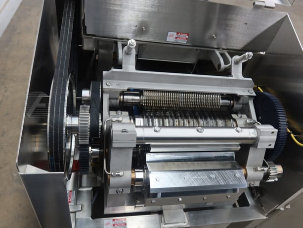 Urschel #M6, Stainless steel, belt fed, dicer, shredder & strip cutter designed for meat products, 500-4500 - Image 2