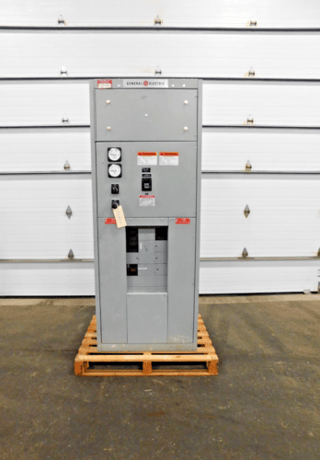 800 Amps, General Electric #AV-Line, switchboard with breakers, 120/208 Volts - Image 1