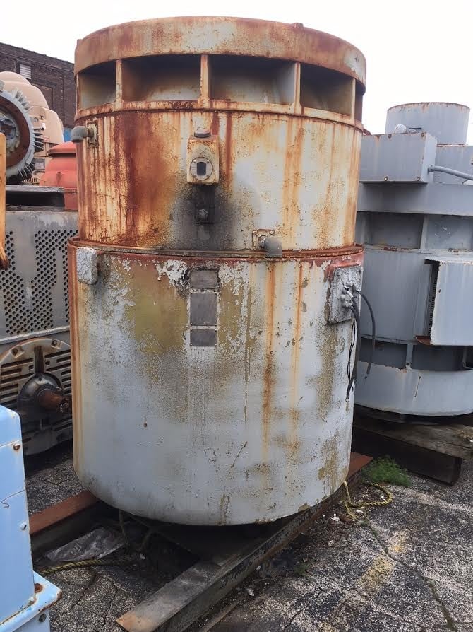 450 HP 885 RPM General Electric, Frame 6337PZ-24. TEFC, 4160 Volts, Oil Top & Bottom Bearing, VSS, vertical - Image 3