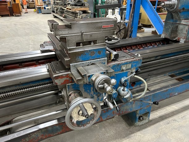 34" x 160" Mazak #HD34, engine lathe, 25" swing over cross slide, inch/metric, 4-jaw 31.5" chuck, 20 HP, 1982 - Image 3
