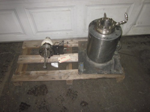 Parr, Stainless steel pressure reactor vessel, 1000ml, 1900 psig @ 350&deg;C, 3" dia. x 9" deep - Image 1