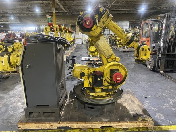 Fanuc, R-2000iA/200F, robot with RJ3iB controls, parts only - Image 1
