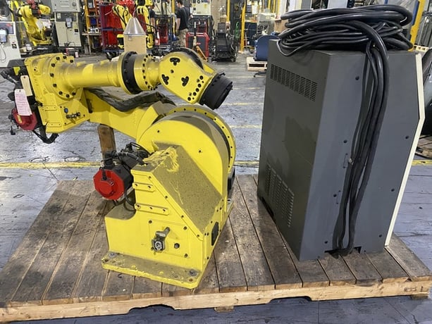 Fanuc, R-2000iA/200T, robot with RJ3iB controls, parts only - Image 2