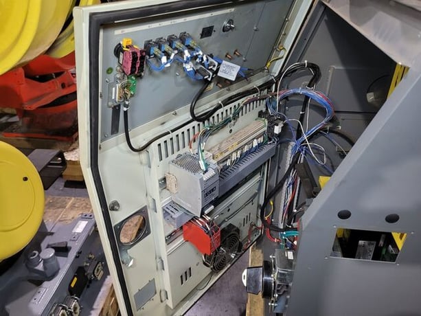 Fanuc, R-2000iC/210F, robot with R-30iB controls, missing wrist, refurbished - Image 7