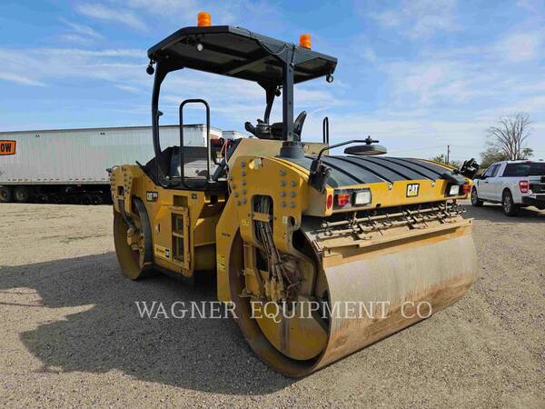 Caterpillar CB16, Asphalt Paver, 4159 hours, S/N: HP500145, 2021 - Image 4