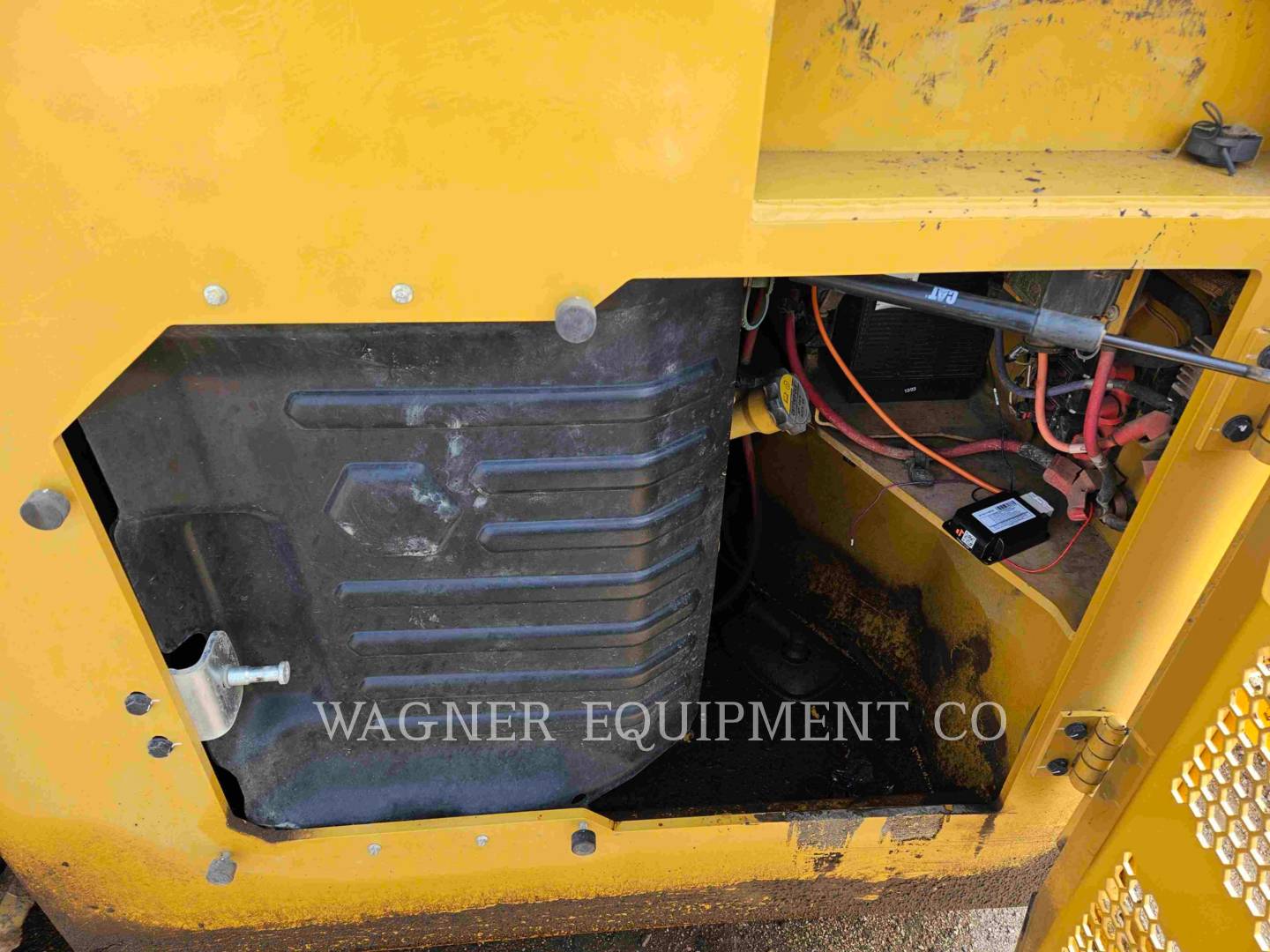 Caterpillar CB16, Asphalt Paver, 4159 hours, S/N: HP500145, 2021 - Image 8