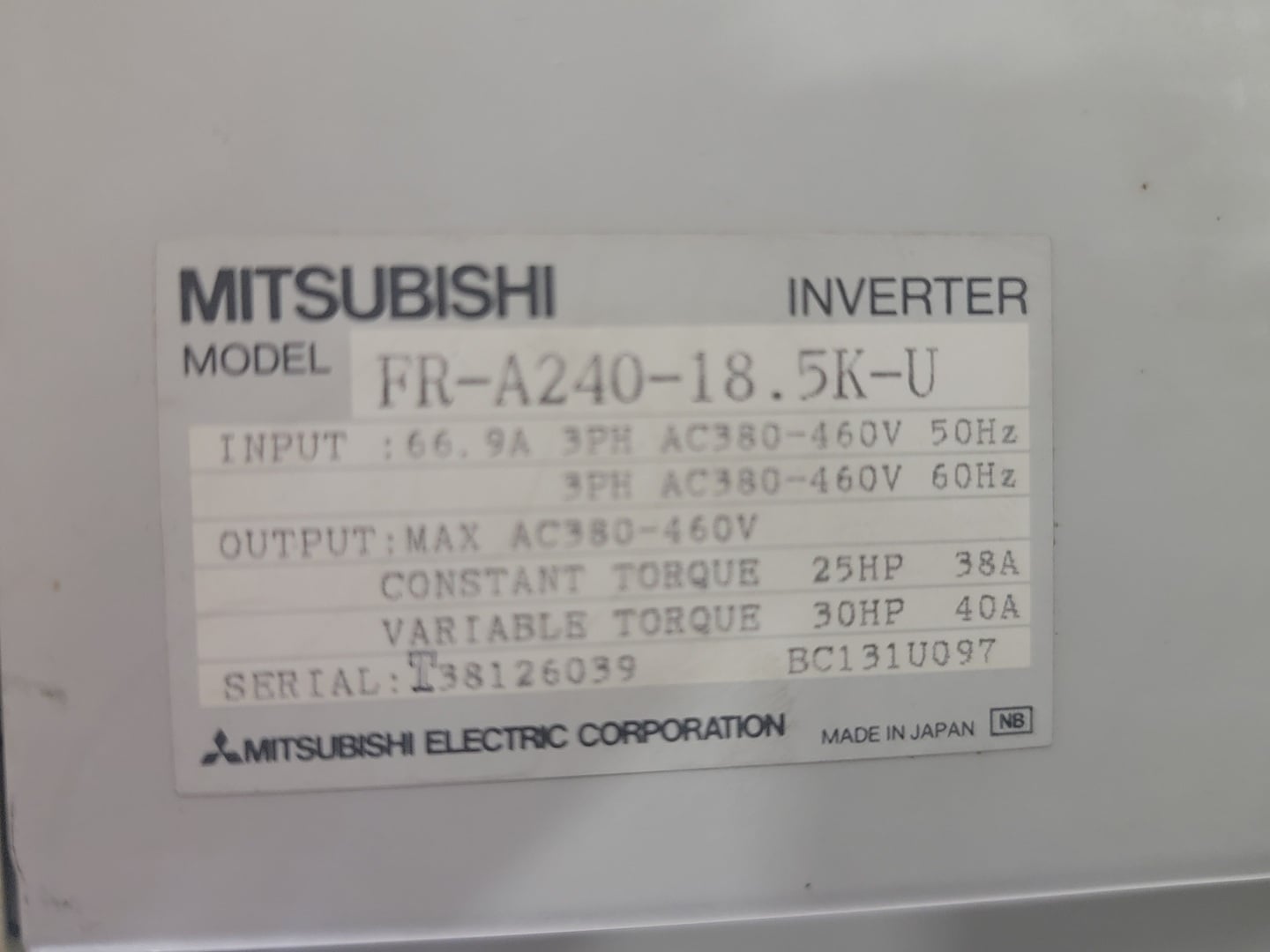 Mitsubishi #FR-A240-18.5K-U, AC drive inverter, 25 HP, 66.9 amps, 460 Volts - Image 2