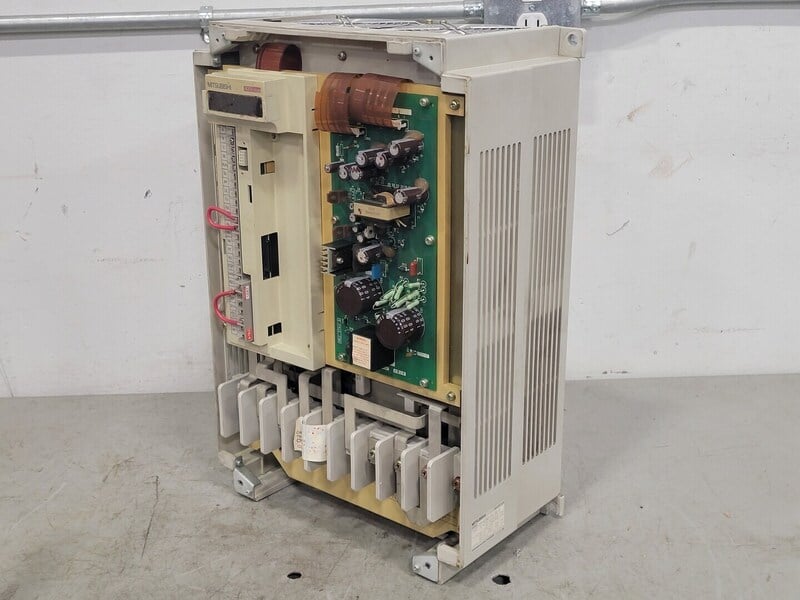 Mitsubishi #FR-A240-18.5K-U, AC drive inverter, 25 HP, 66.9 amps, 460 Volts - Image 5