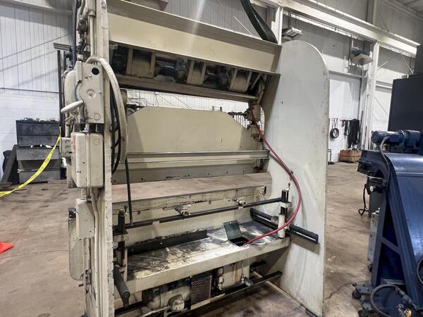 35 Ton, DiAcro #14-72, hydra-mechanical power press brake, 6' overall, 62" between housing, 2" stroke, 1963 - Image 4