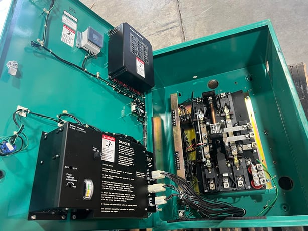 Cummins, Onan #OT225, automatic transfer switch, 240 Volts, 1 phase, Nema 1, 1993 - Image 7