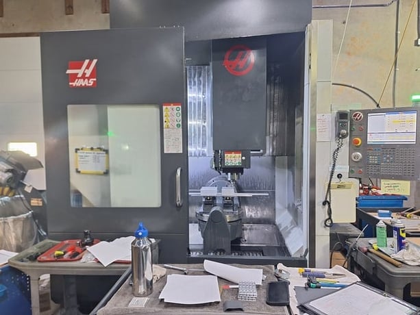 Haas #UMC-750SS, CNC vertical machining center, 40 side mount tool changer, 30" X, 20" Y, 20" Z, 15000 RPM - Image 2