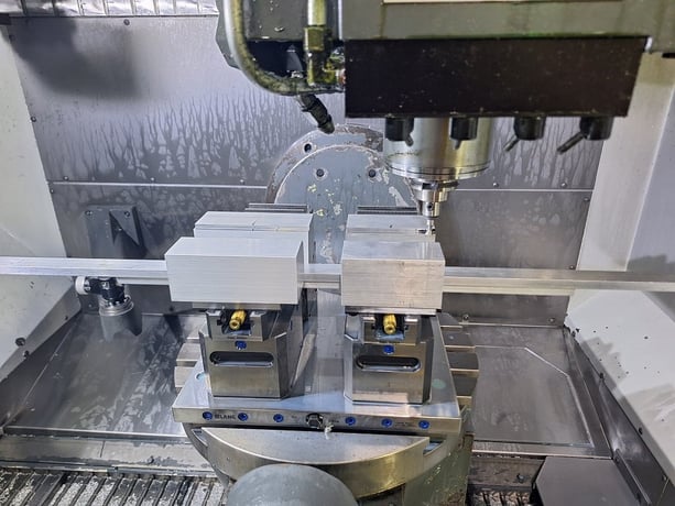 Haas #UMC-750SS, CNC vertical machining center, 40 side mount tool changer, 30" X, 20" Y, 20" Z, 15000 RPM - Image 5