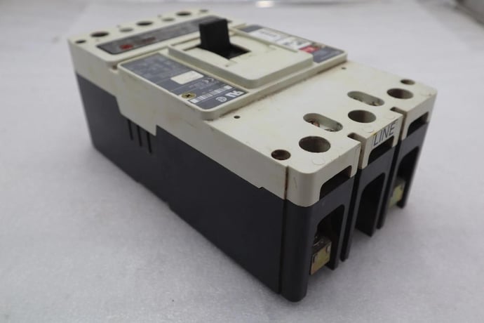 Cutler-hammer hm2p400x5ws10 motor circuit protector series c 600vac stock #3218 - Image 4