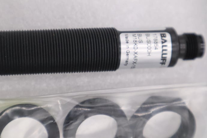 Balluff BUS000H Ultraschall-Sensor BUS M18K0-XAFX-150-S04K STOCK H416A - Image 2