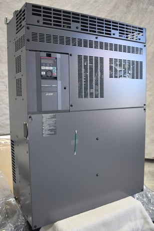 400 HP Mitsubishi, FR-A840-06100-E1-U6, VFD, inverter drive, never used / un-used (8 available) - Image 2
