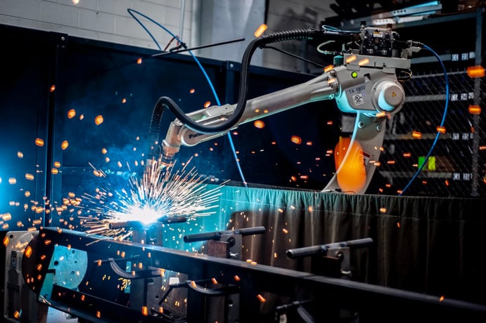 Miller, performarc pa1100ss, Robotic Weld Cell, Panasonic #TA-1900 robot, 13 lb payload, 74.6" reach, Dip - Image 1
