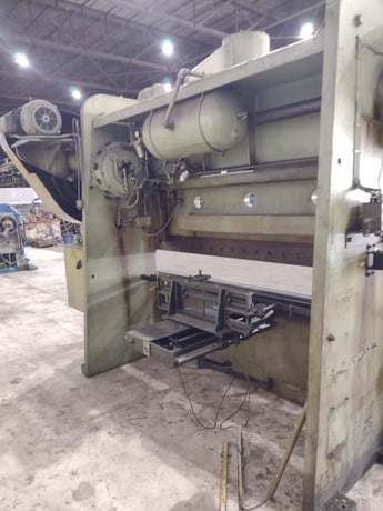 225 Ton, Cincinnati #9-Auto-Cycle, mechanical press brake, 10' overall, 102" between housing, 3" stroke, 8" - Image 2