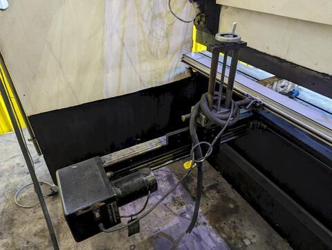 230 Ton, Pacific #J230-12, hydraulic press brake, 12' overall, 1991 - Image 7